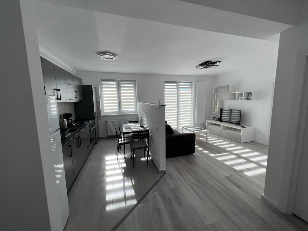 Arini Cozy Corner Apartment Selimbar Exterior photo